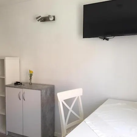 Apartmentvermietung Ingrid Bolkart - Landleben 6 *